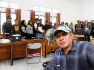 Arman S E Resmi Mendaftar Calon Kepala Desa Tanauge, Diantar Keluarga dan Pendukung