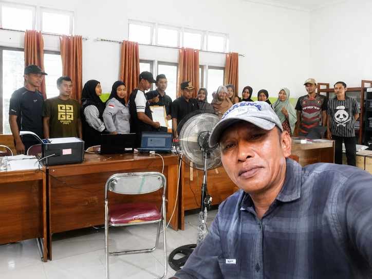 Arman S E Resmi Mendaftar Calon Kepala Desa Tanauge, Diantar Keluarga dan Pendukung