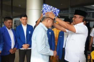 Gubernur Anwar Hafid Sambut Kedatangan Menko Pangan Zulkifli Hasan di Palu