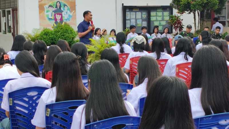 Kokohkan Nasionalisme Generasi Muda, Yonif TP 825/GYS Tanamkan Jiwa Cinta Tanah Air di SMAN 1 Lembo