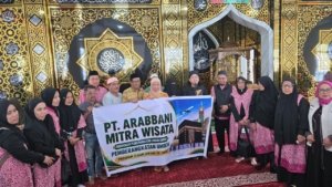 Hj. Warda Dg Mamala Berangkatkan 8 Jamaah Pengajian Umrah, Dilepas di Masjid Siti Rahmah Kolonodale