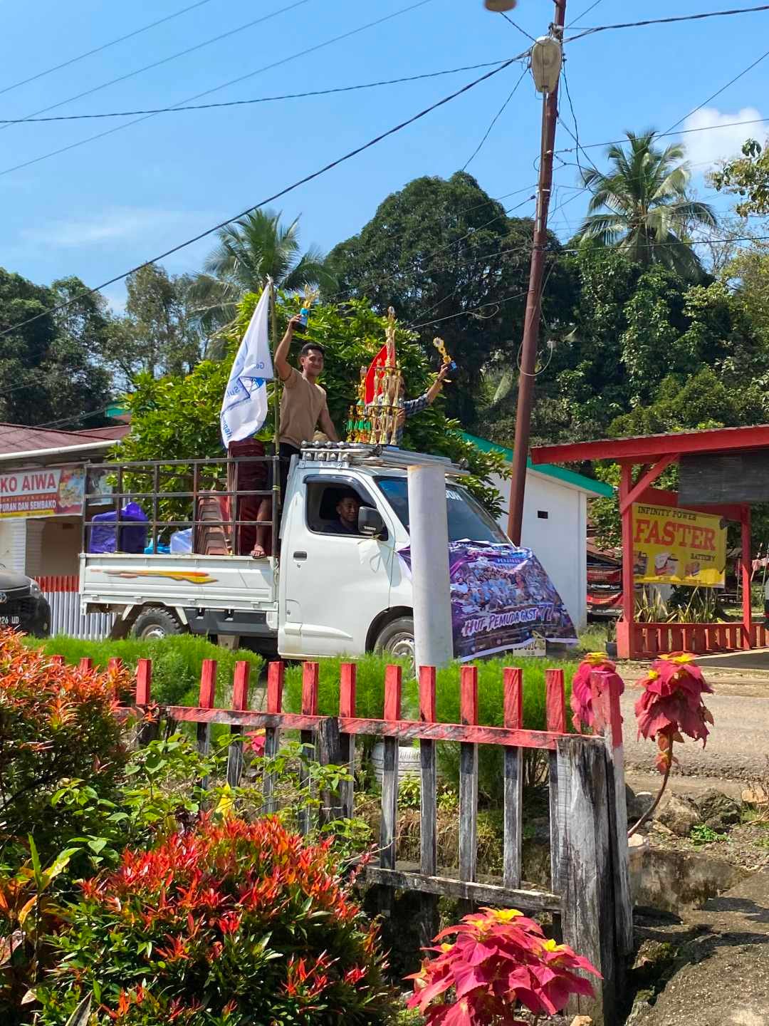 Pawai Kendaraan Meriah Warnai Kesuksesan Alfa Omega Tiu Raih Juara Umum HUT ke-77 Pemuda GKST