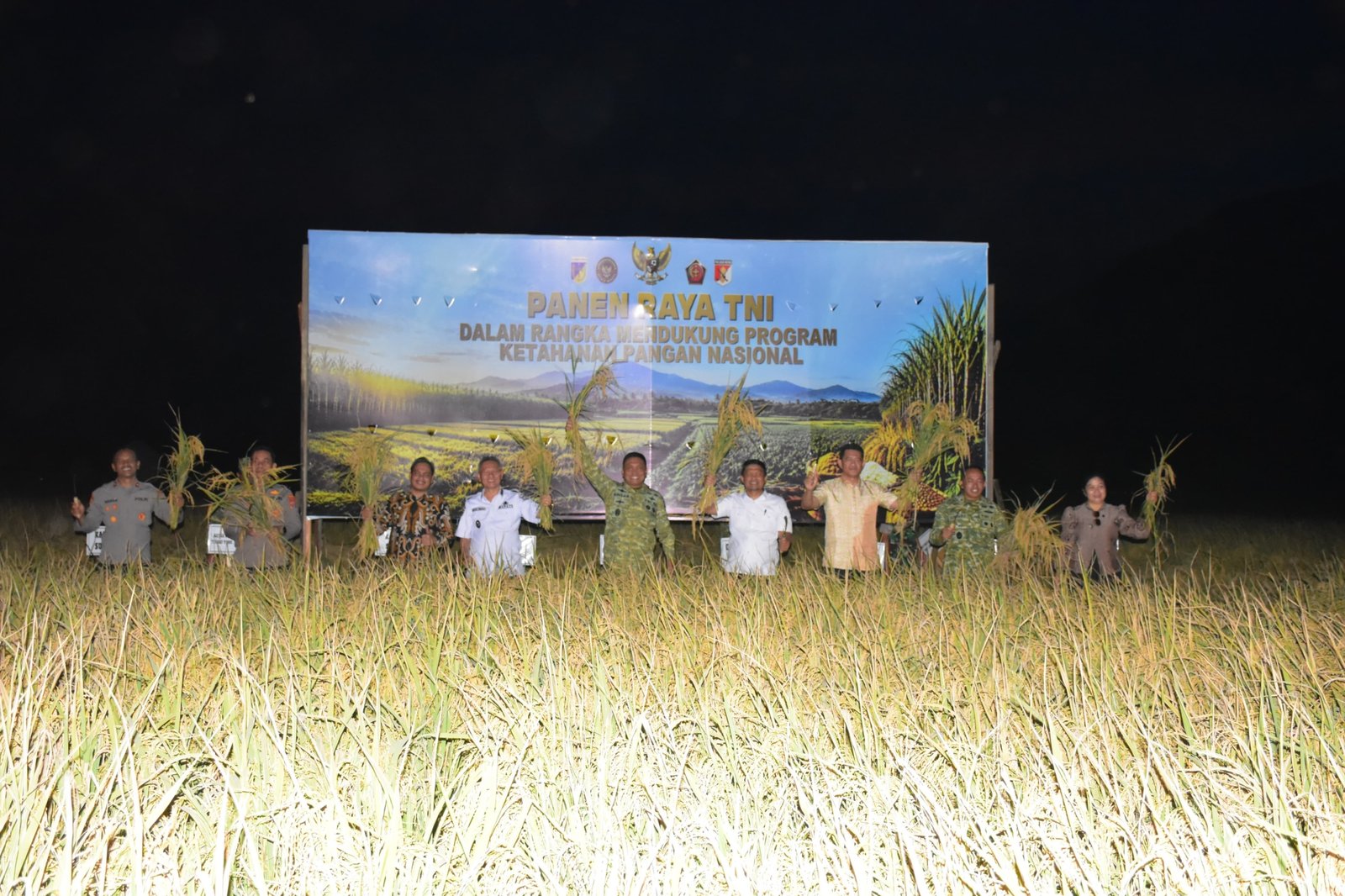 Danrem 132/Tadulako Bersama Pangdam XXIII/Palakawira Hadiri Panen Raya TNI, Perkuat Ketahanan Pangan Nasional