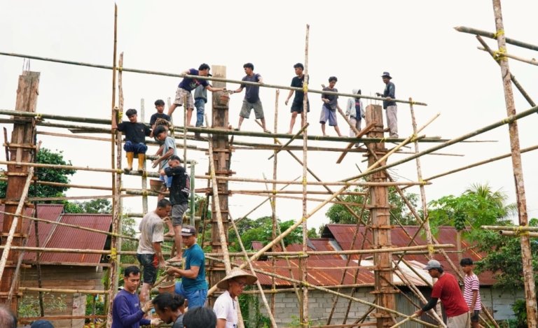 Indahnya Toleransi di Morowali Utara, Umat Kristen dan Umat Muslim Gotong Royong Bangun Gereja Katolik