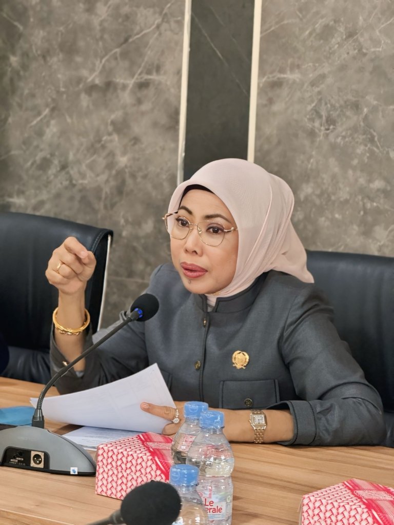 Ketua DPRD Morowali Utara Warda Dg Mamala Pimpin Rapat Bamus