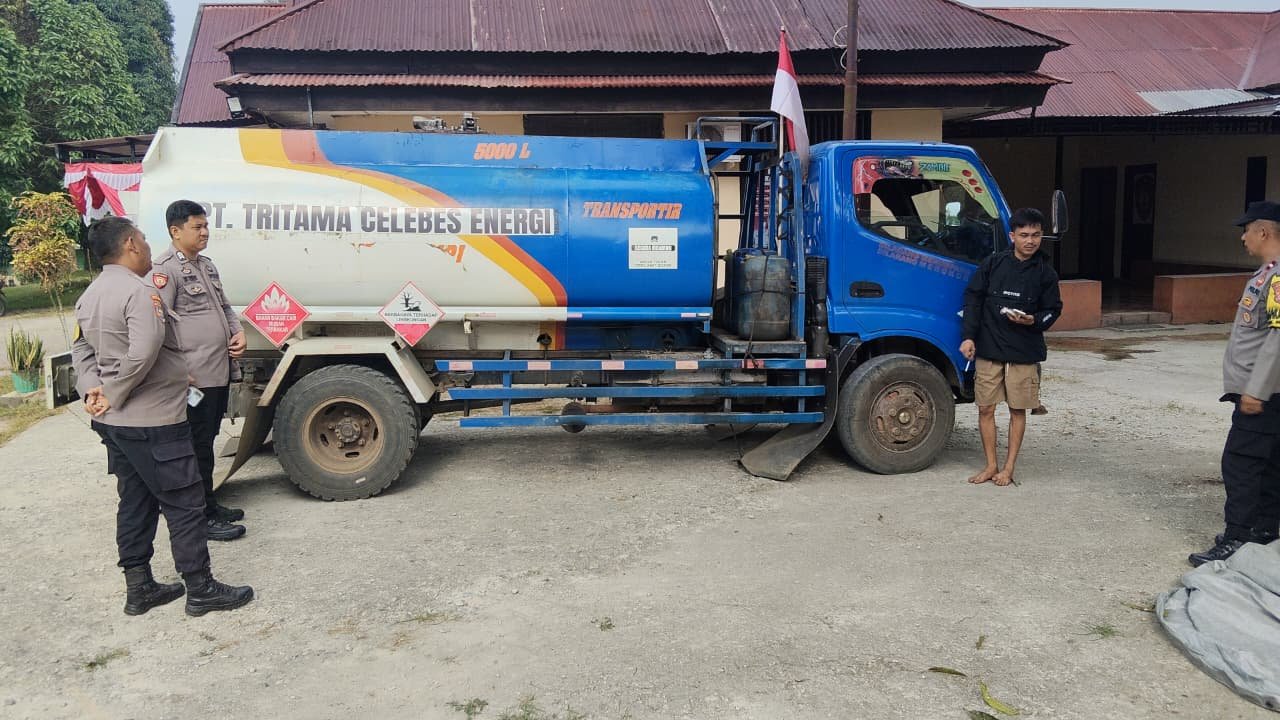 BREAKING NEWS: Polisi Bergerak Cepat, Mobil Tangki Diduga Terlibat Tabrak Lari di Uwelene Diamankan