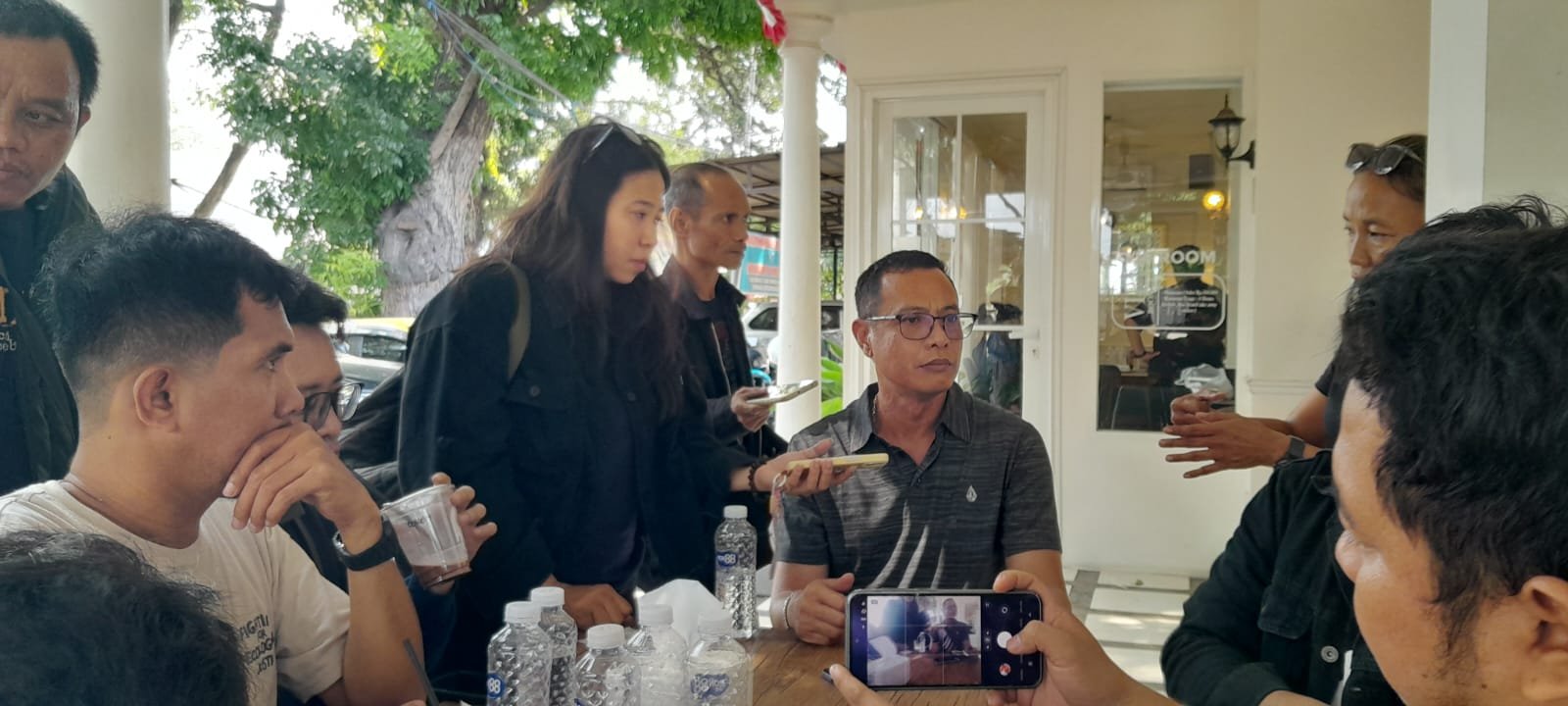 Yaristan Palesa Membangun Pertemanan dengan Jurnalis