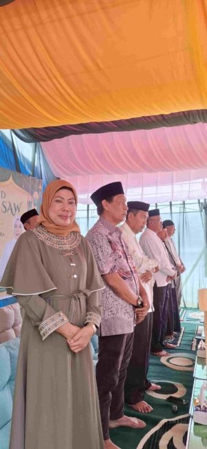 Peringatan Maulid Nabi di Kolonodale, Sarifuddin Sudding Sumbang Rp.150 Juta, dan Warda Dg Mamala Sumbang Rp.50 Juta untuk 10 Majelis Taklim