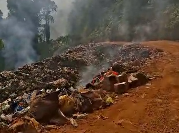 Sampah di TPA Lambolo Dibakar, Benarkah Ada Limbah Medis yang Dibuang Sembarangan?