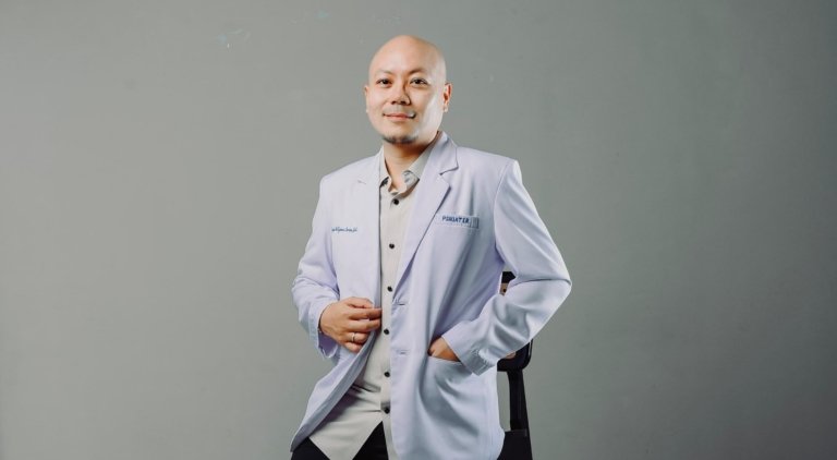 dr. Aloysius Willyanus Larope, Sp.KJ, Putra Mori yang Jadi Dokter Spesialis Kejiwaan Pertama di Morut