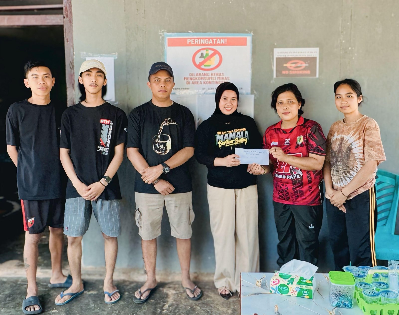 Anak Muda Tinompo 2, Kerja Kebun dan Jahit Atap Untuk Main Bola, Bikin Warda Dg Mamala Terharu, Bantu Dana Rp.5 Juta