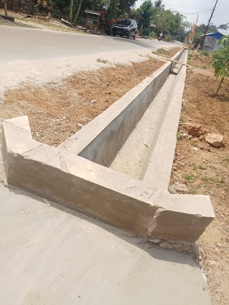 Kades Korowou Tegaskan Proyek Drainase dari APBD Sulteng Tidak Pernah Pasang Papan Proyek