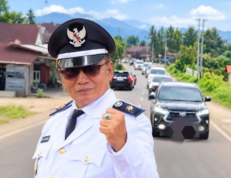 Iring-Iringan Puluhan Kendaraan Antar Moh. Monde Laega, Suasana Pelantikan Kades Tompira Meriah