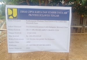 Disorot Media, Papan Proyek Drainase dari APBD Sulteng di Korowou Hari Ini Terpasang