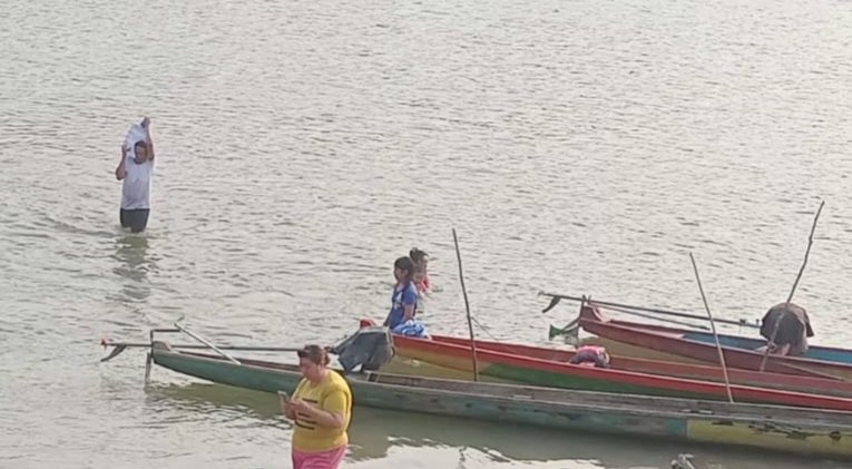 Kemarau Melanda, Warga Moleono Terpaksa Gunakan Air Keruh Sungai Laa