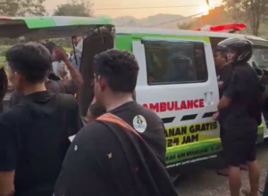 Ambulans Relawan Fauzan Mamala Antar Jenazah Warga ke Tanah Toraja